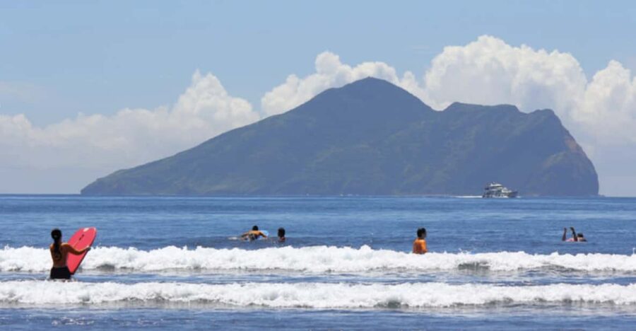 Yilan: Private Custom Tour With Local Guide