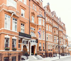 11 Cadogan Gardens and The Apartments by Iconic Luxury Hotels - Location and Accessibility
