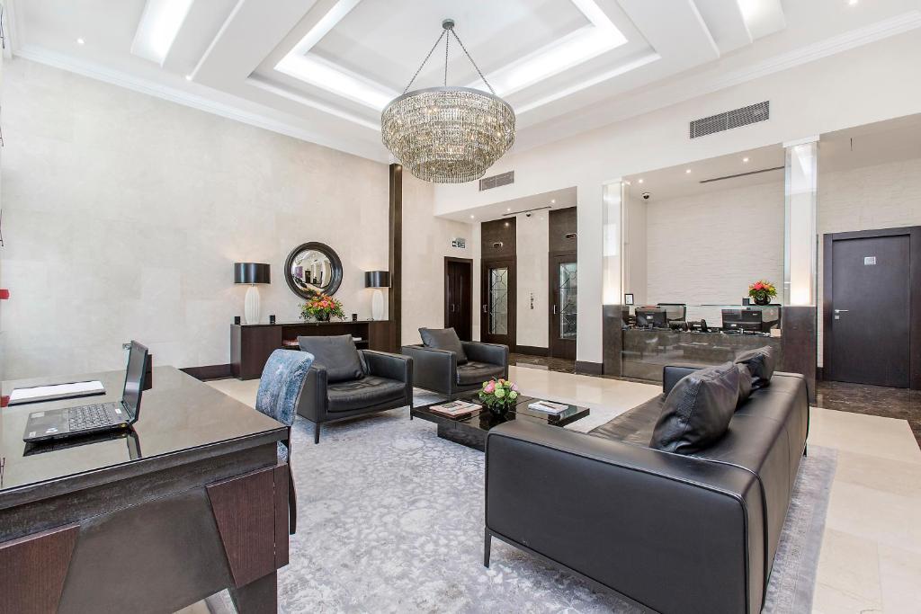 130 Queens Gate Apartments Review