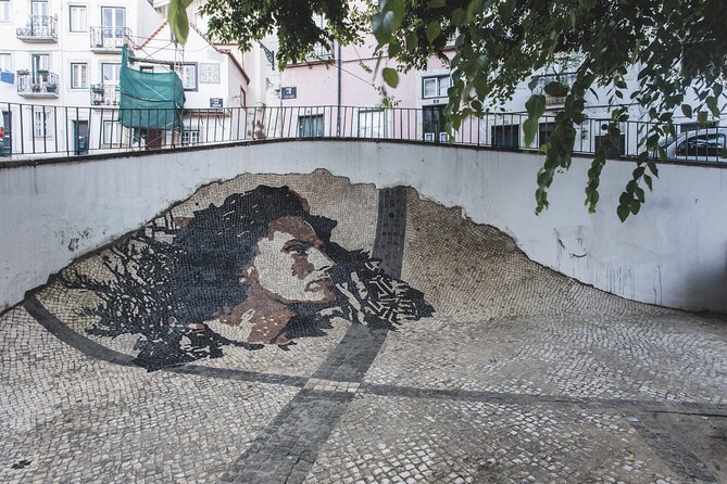 2 Hours Private Hills Historical Tour in Lisbon - Tour Highlights