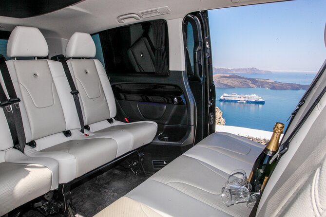 4h Private Tour With Guide in Santorini