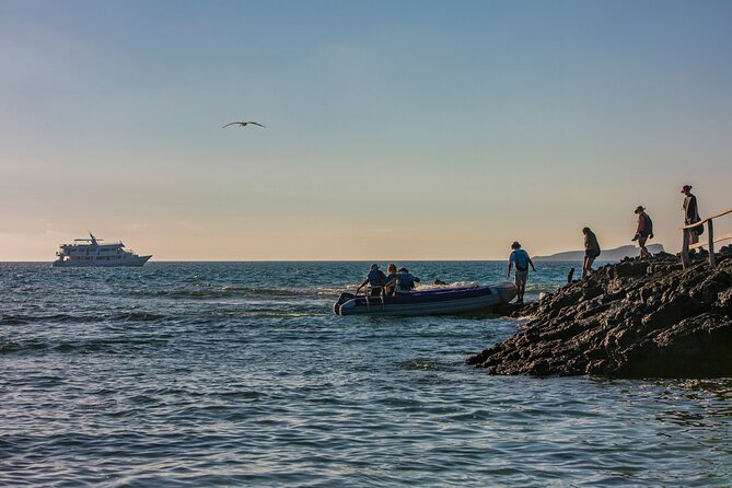 5-Day Galapagos Islands Cruise: Itinerary a (West) Aboard the Monserrat Yacht