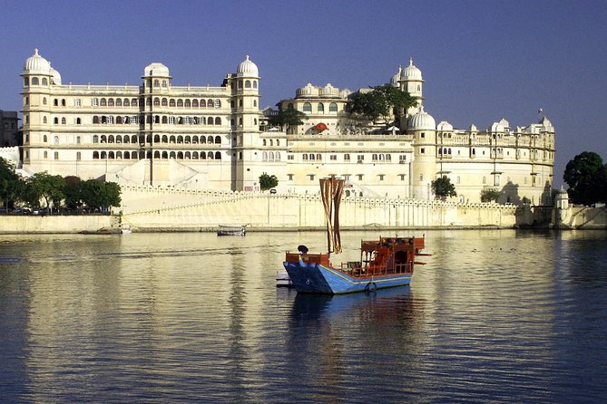 6 Days Golden Triangle Tour With Udaipur : Delhi, Agra and Jaipur