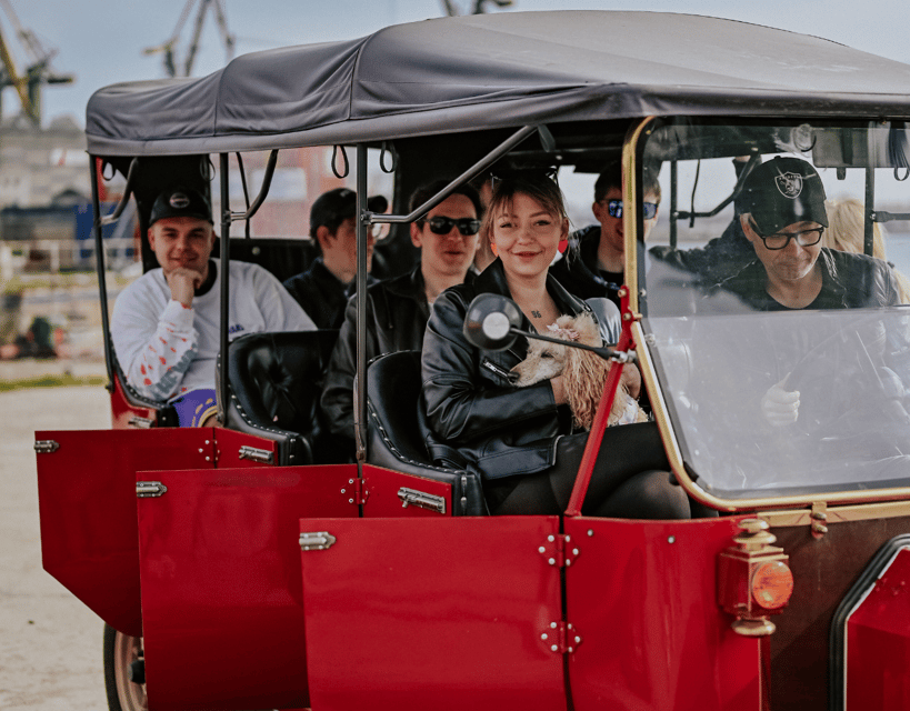 60 Min of Sightseeing in Retro Cars, Gdansk