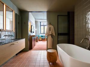 Ace Hotel Sydney - Hotel Overview and Location
