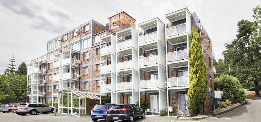 Adina Place Motel Apartments Review