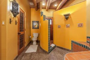 Adobe and Pines Inn Bed and Breakfast - Picturesque Adobe Hacienda