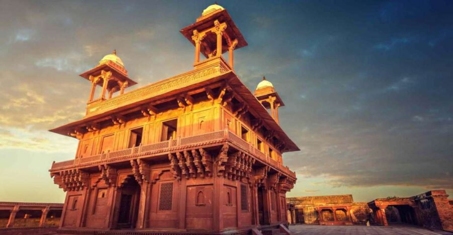 Agra to Jaipur With Guided Fatehpur Sikri & Abhaneri Tour