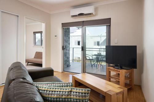 Airport Apartments by Vetroblu - Property Overview