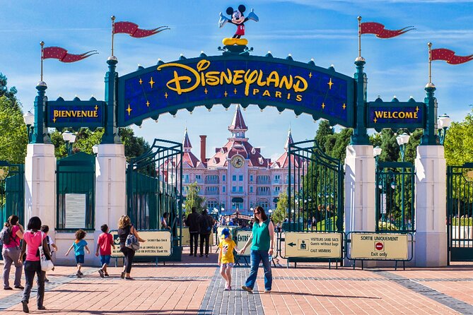 Airport Transfer Paris - Disneyland - Minivan 1-8 Passengers