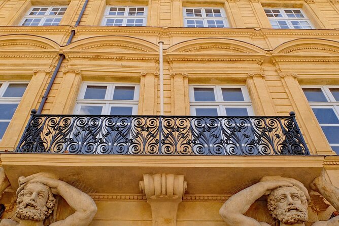 Aix-en-Provence Scavenger Hunt and Sights Self-Guided Tour