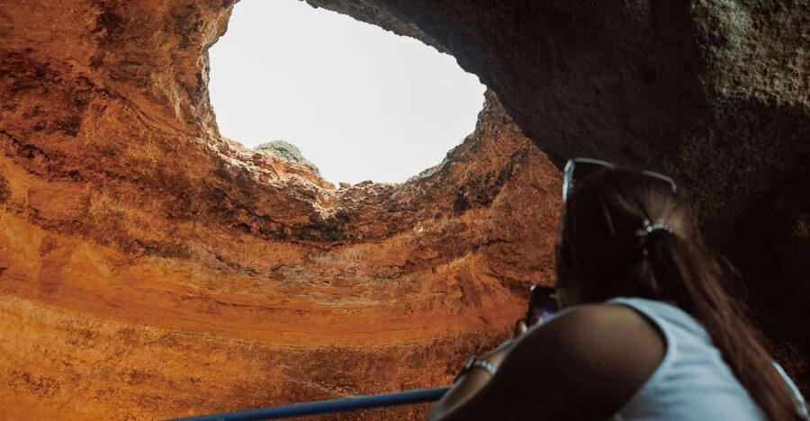 Albufeira: 2.5-Hour Dolphin Watching and Caves Trip