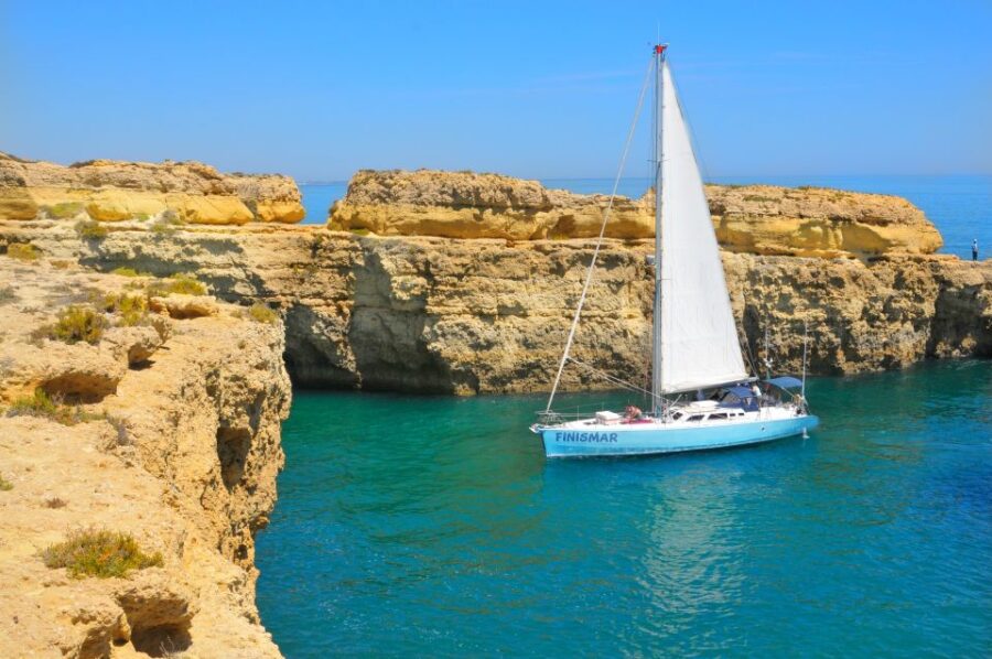 Albufeira: 3-Hour Yacht Daytime/Sunset Cruise to Benagil - Activity Overview