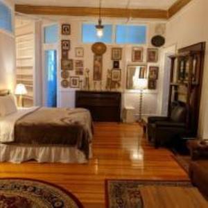 Amsterdam Castle NY - Hotel Overview