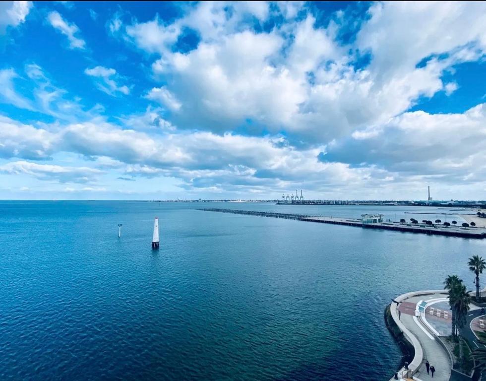 Amzing Ocean View Spacious Three Bedrooms Apartment Port Melbourne Review