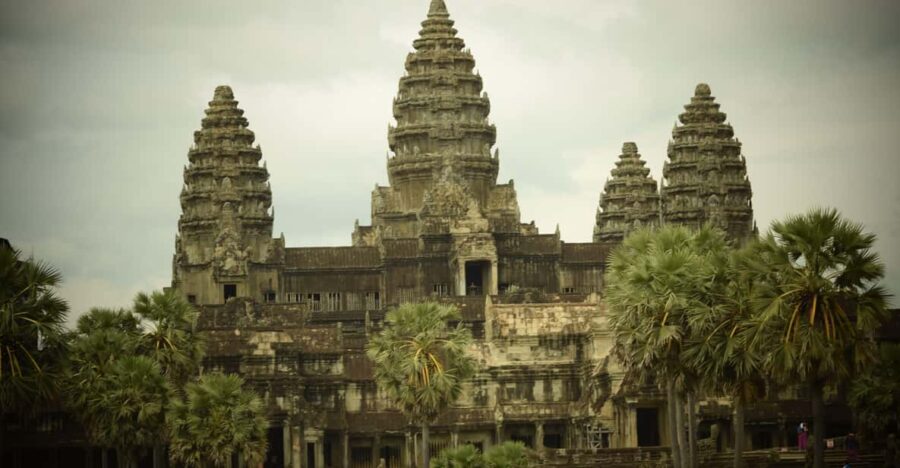 Angkor Wat, Bayon, Ta Promh and Beng Mealea: 2-Day Tour