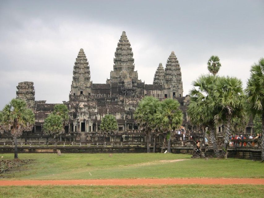 Angkor Wat Small Tour With Private Tuk Tuk