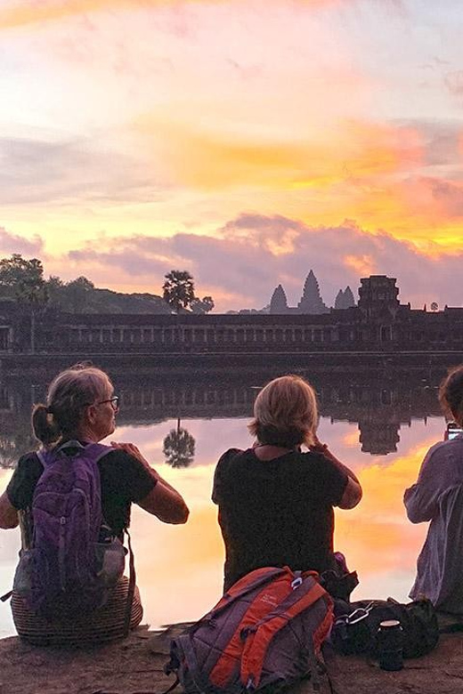 Angkor Wat: Sunrise Bike Tour With Private Breakfast & Lunch