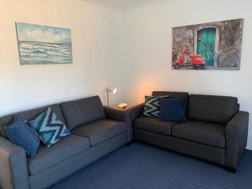 Aquarius Apartments Mollymook - Property Overview