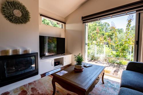 Araluen Boutique Accommodation - Location and Surroundings