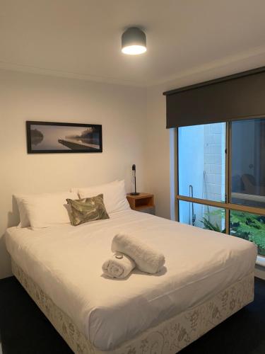 Archipelago Apartments Esperance - Location and Overview