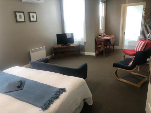 Athelstane House - Property Overview
