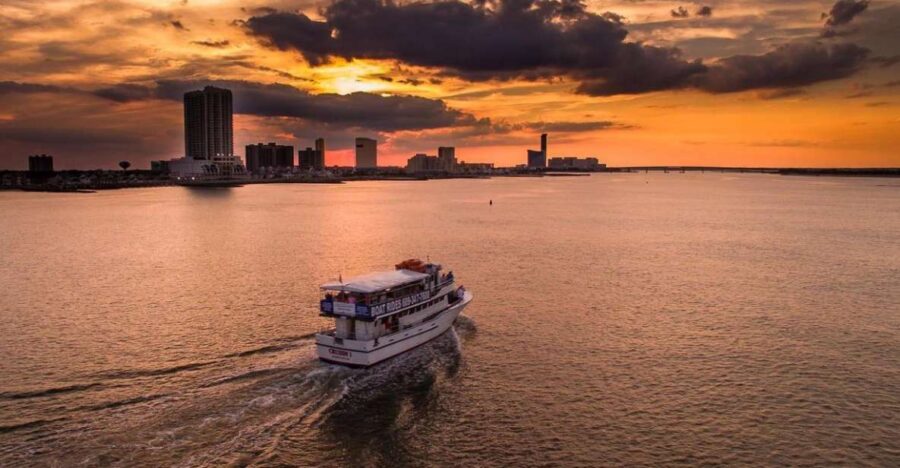 Atlantic City: Sunset Party Cruise With DJ