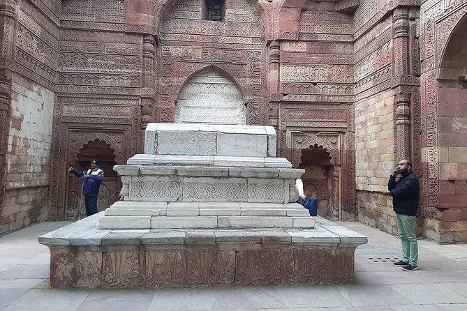 Audio Guided Walking Tour of Qutub Minar & Mehrauli, Delhi - Features of the Experience