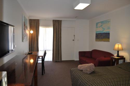 Augusta Courtyard Motel - Room Types and Amenities