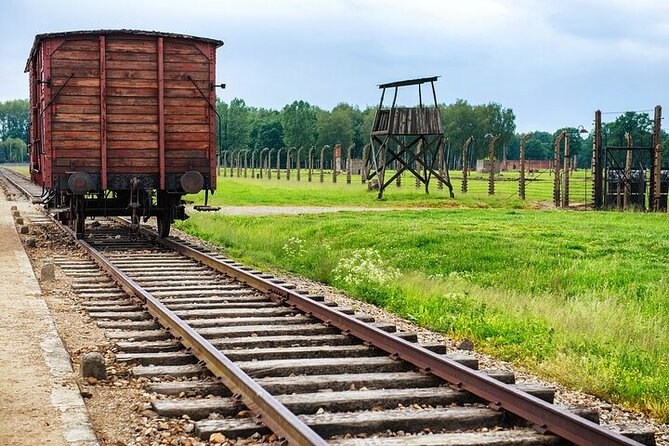 Auschwitz and Birkenau Tour With Hotel Pick up From Krakow