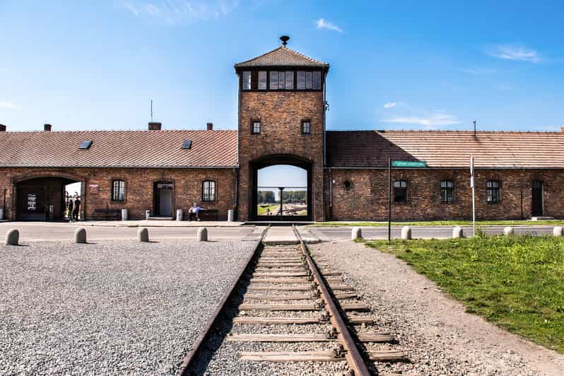 Auschwitz-Birkenau & Wieliczka Salt Mine: Day Tour & Lunch