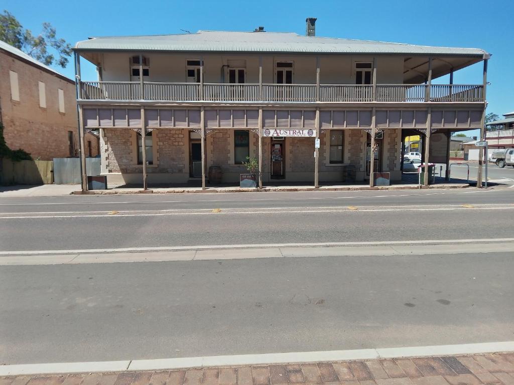 Austral Inn Review