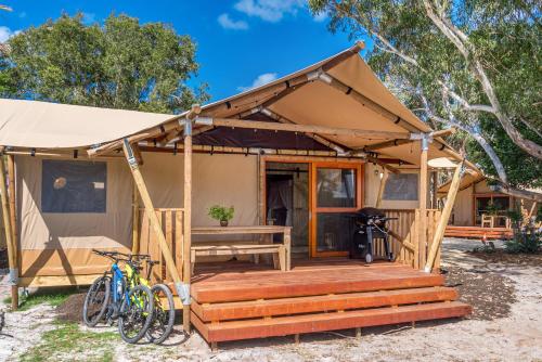 Ballina Beach Nature Resort - Scenic Location and Surroundings