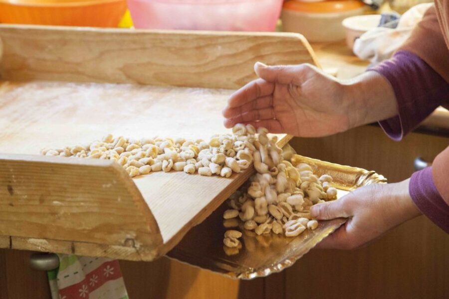 Bari: Pasta & Tiramisu Cooking Class at a Locals Home