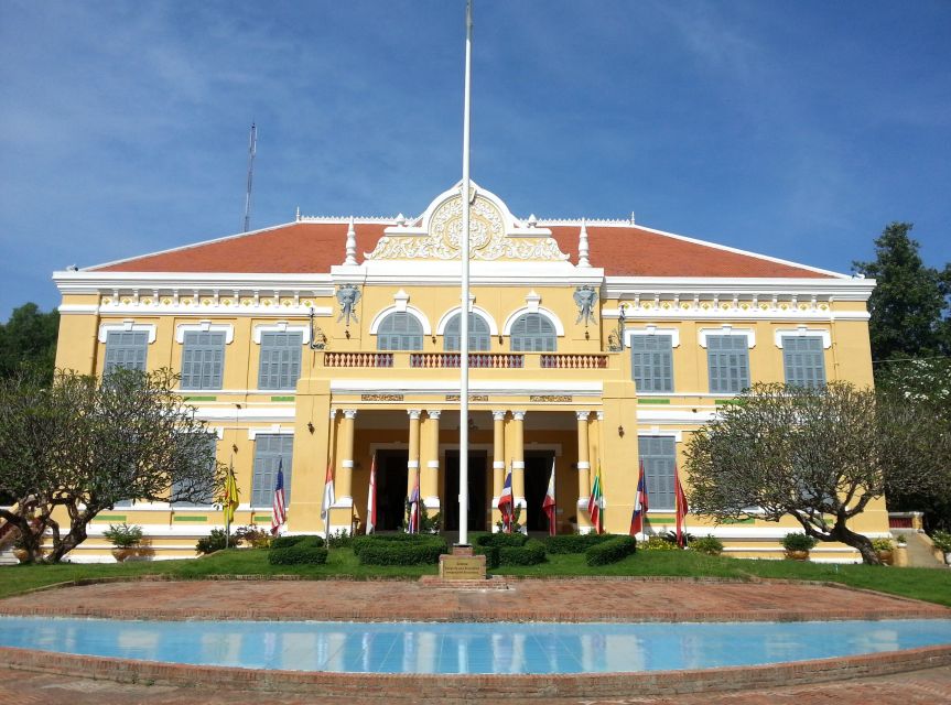 Battambang: Tuk-Tuk Tour, Bamboo Train, and Killing/Bat Cave