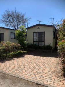 Beach Park Phillip Island - Cabins - Overview and Location