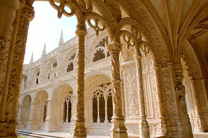 Belem Private Day Trip: Traditional Lunch and Historic Landmarks