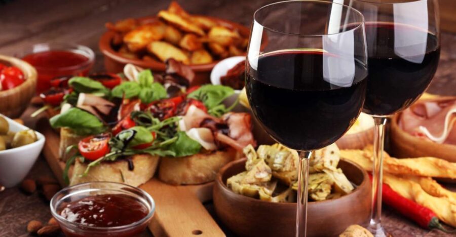 Bergamo: Italian Aperitivo at a Locals Home