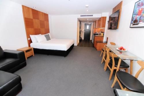 Best Western Plus Goulburn - Location and Neighborhood