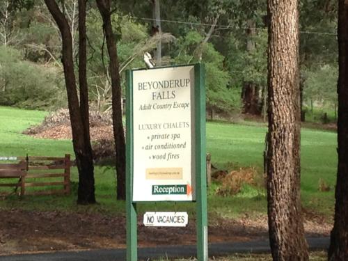 Beyonderup Falls Adult Retreat - Location and Accessibility