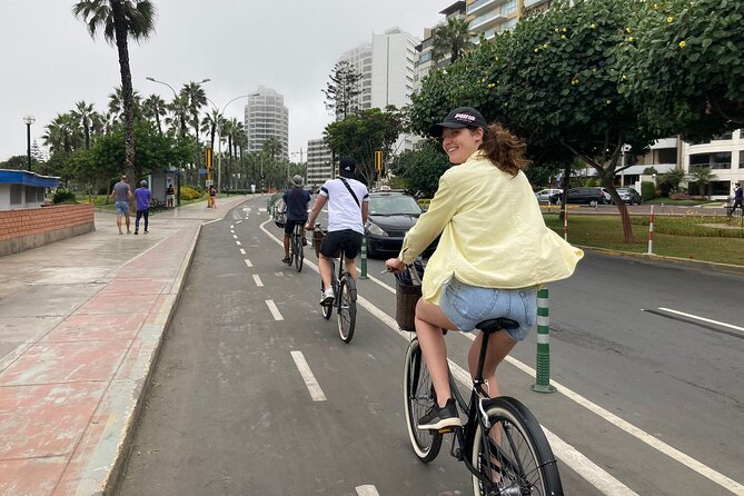 Bike Tour of Lima: Boardwalk of Miraflores + Street Art Barranco