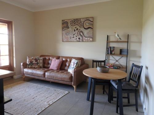 Blue Wren Studio Apartment - Property Overview