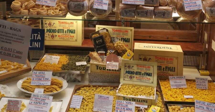 Bologna: Private Foodie Tour With Tastings