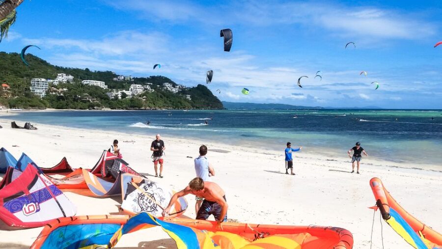 Boracay: Kiteboarding Beginner Course