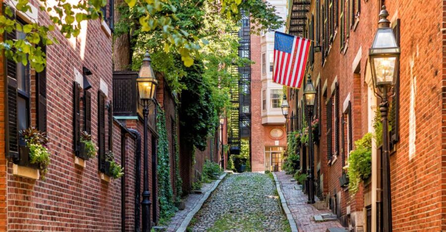Boston: Beacon Hill Small Group Walking History Tour