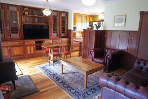Bridgefield Guest House - Location and Surroundings