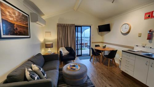 Bridport Beach Cottages - Property Details