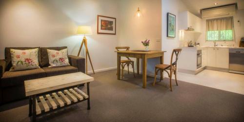 Bright Mystic Valley - Location and Access