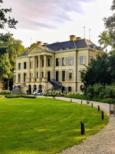 Broekhuizen Park L Culinary Estate - Location and Accessibility