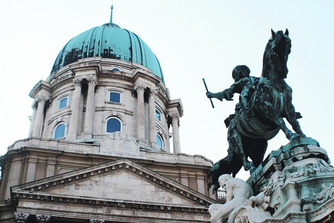 Budapest All in - Full Day Tour With Hungarian Lunch & Dessert